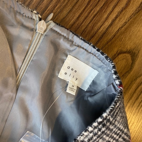 NWOT Dee Elly‎ Glen Plaid Asymmetrical Mini Skirt Gray Red Check Button Front M - Picture 4 of 8